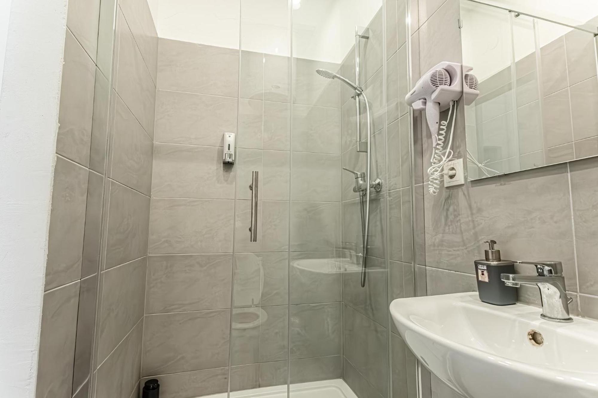Lovely 1Br Apt. Near Akh Hospital ウィーン エクステリア 写真